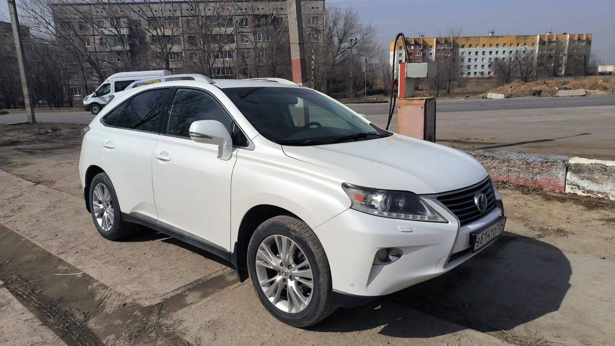 Купить Lexus RX III Рестайлинг внедорожник 5 дв., 2012 года, цвет: Белый,  за 2400000 руб. в Санкт-Петербурге